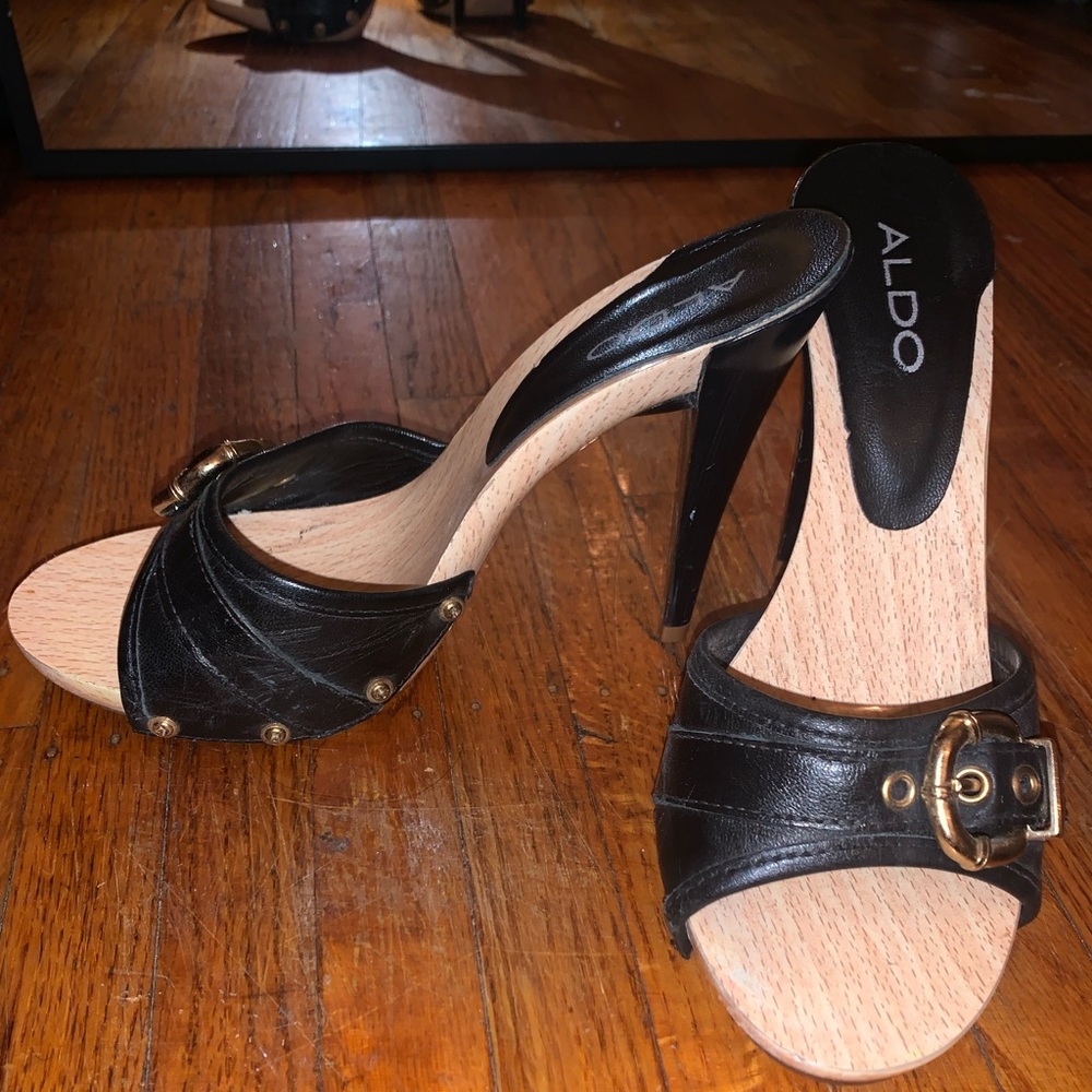 Vintage ALDO Wooden Pumps 7US